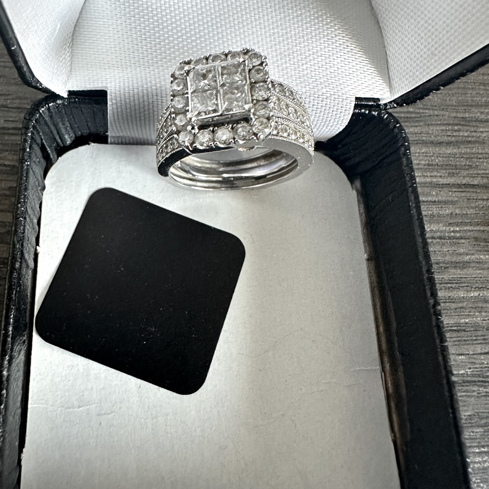 Beautiful 2 caret ring that others we truly admire.